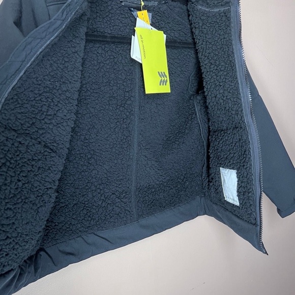 NWT All in motion boys softshell jacket - Picture 5 of 5